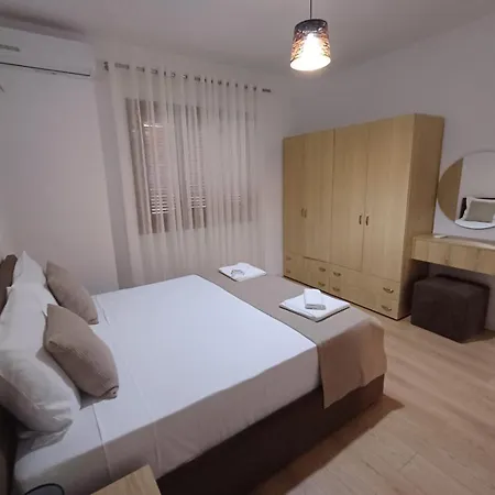 Yucca Apartment *