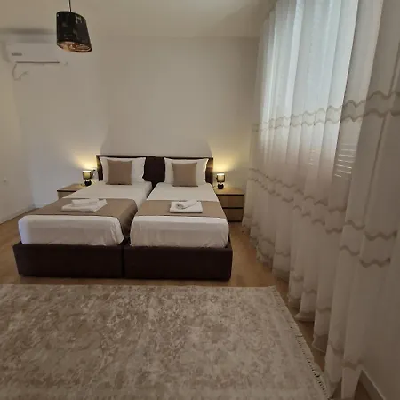Yucca Apartment